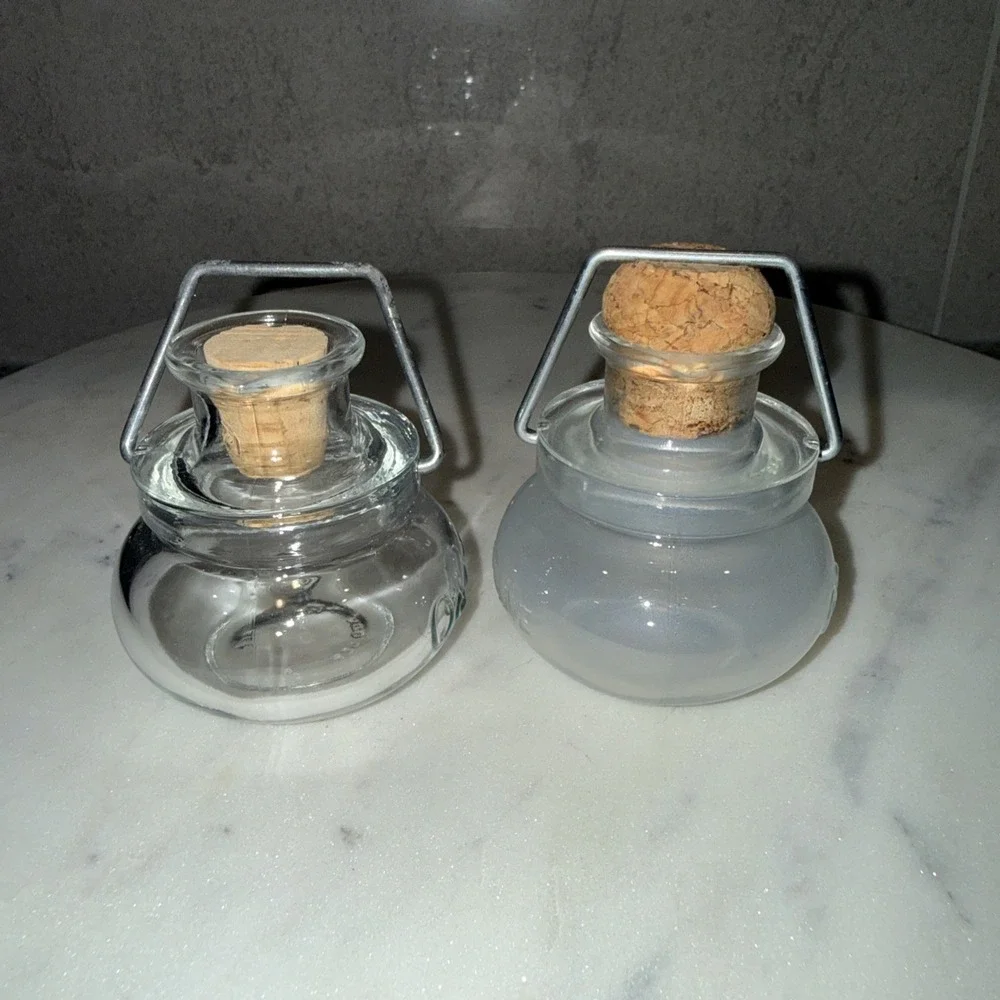 O&Co. Cruet Set of 2 Oil/Vinegar MOD DEP Glass Corked